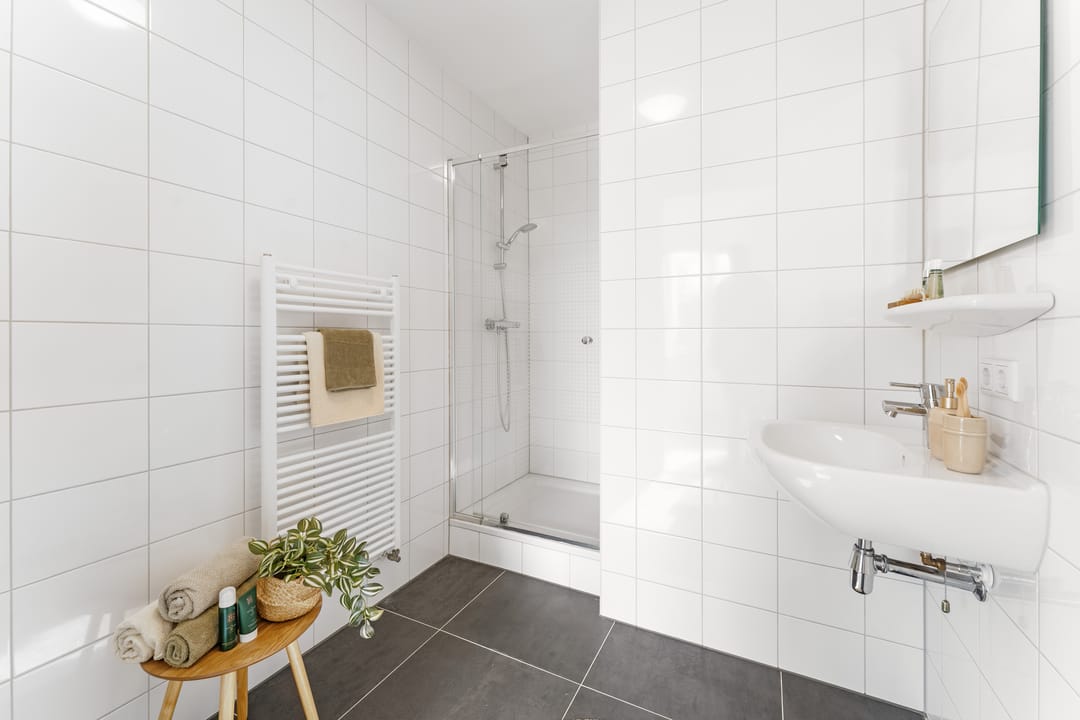 Photo 16 of Prins Bernhardstraat 47-D