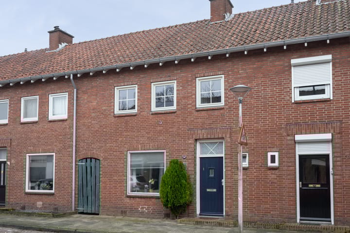 Foto 1 van Velveweg 36