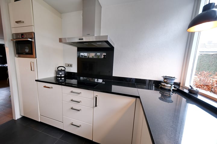 Foto 8 van Poggenbeekstraat 1