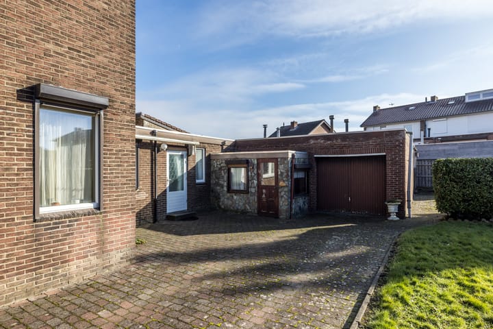 Foto 40 van A ge Water 36