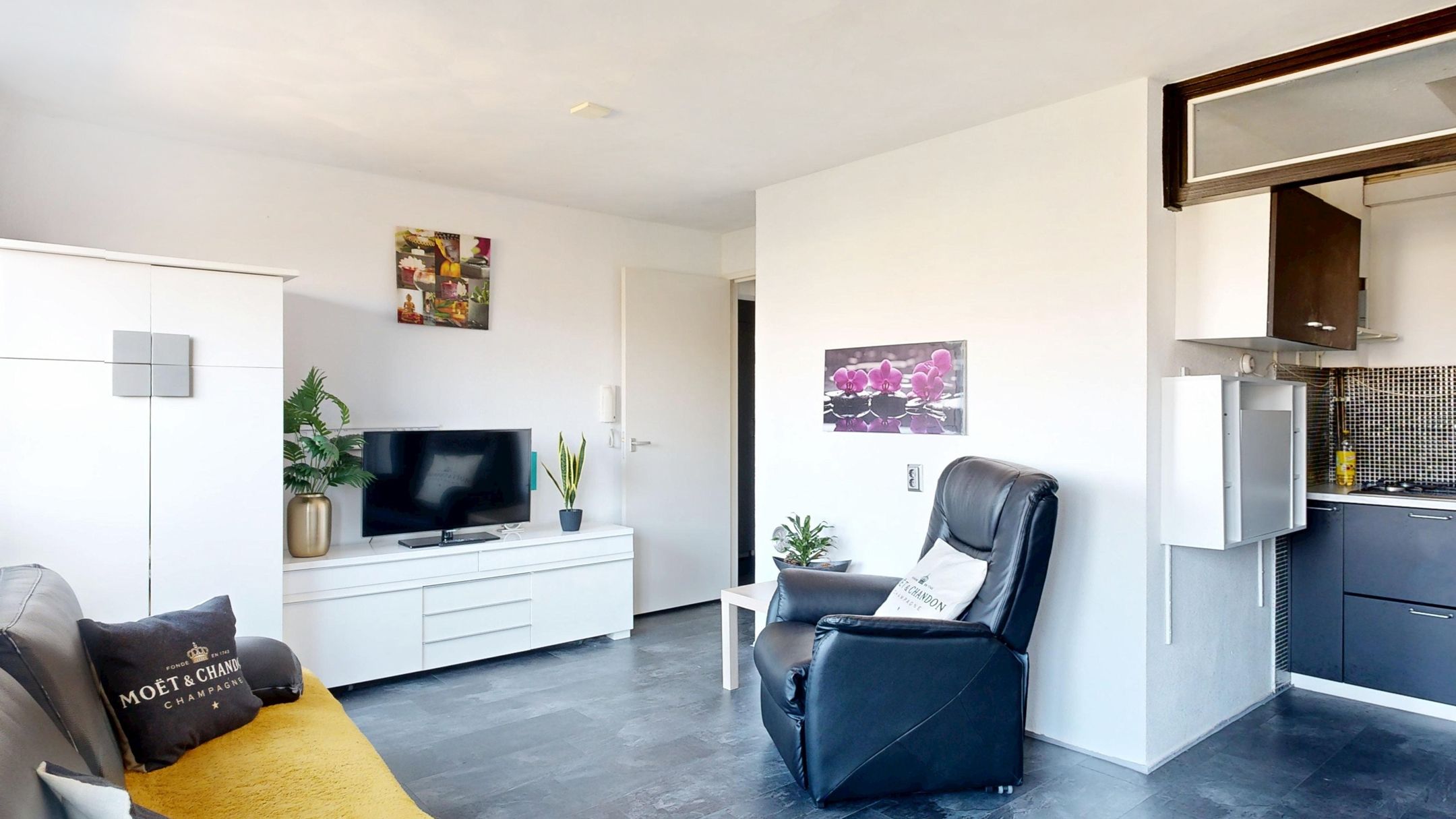 Foto 12 van Charlotte Brontéstraat 305