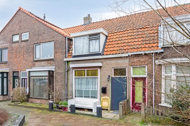 Photo 1 of van der Duyn van Maasdamstraat 19