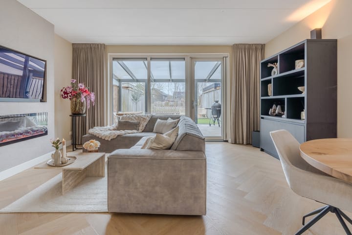 Foto 7 van Stekelbaars 80