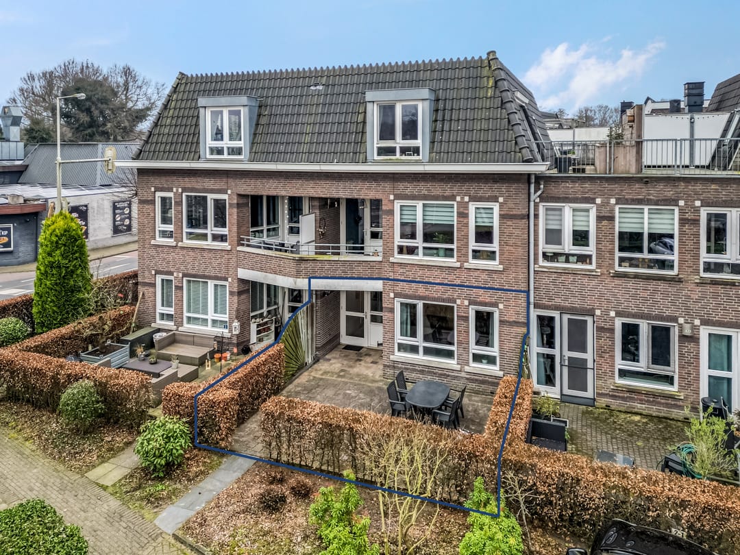 Photo 2 of Stationsweg 2-2