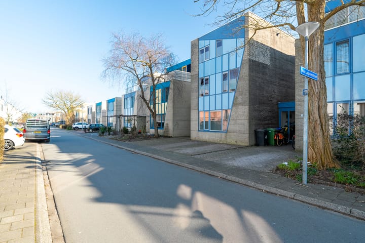 Foto 9 van Van Loghemstraat 26