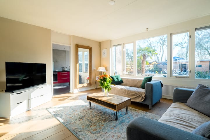 Foto 15 van Van Loghemstraat 26