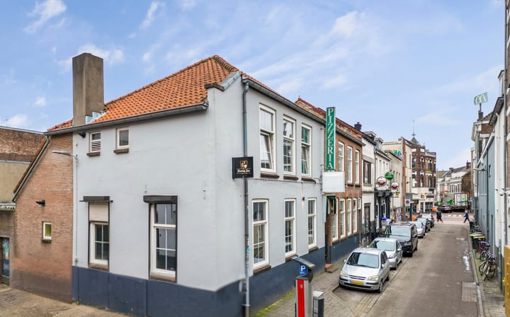 Eerste Walstraat 18