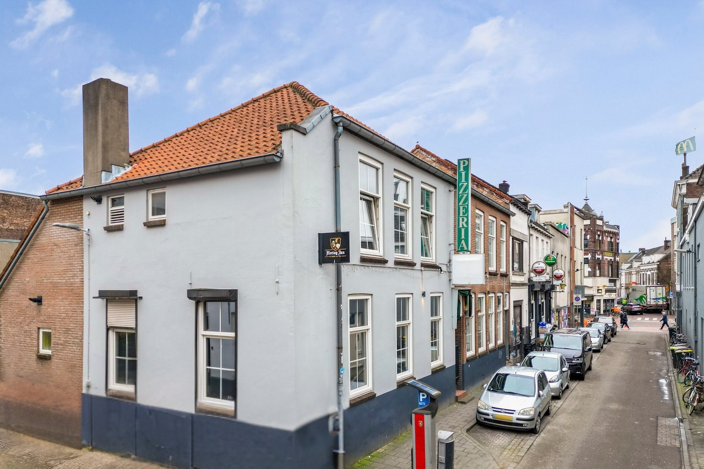 Bekijk foto 1 van Eerste Walstraat 18