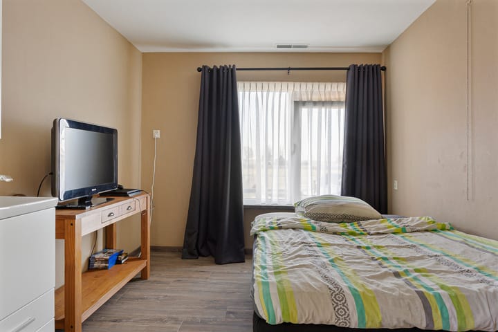 Foto 23 van Schoolstraat 142