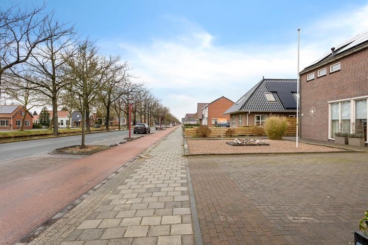 Foto 38 van Schoolstraat 142