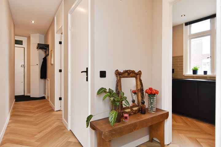 Foto 19 van Elise van Calcarstraat 27