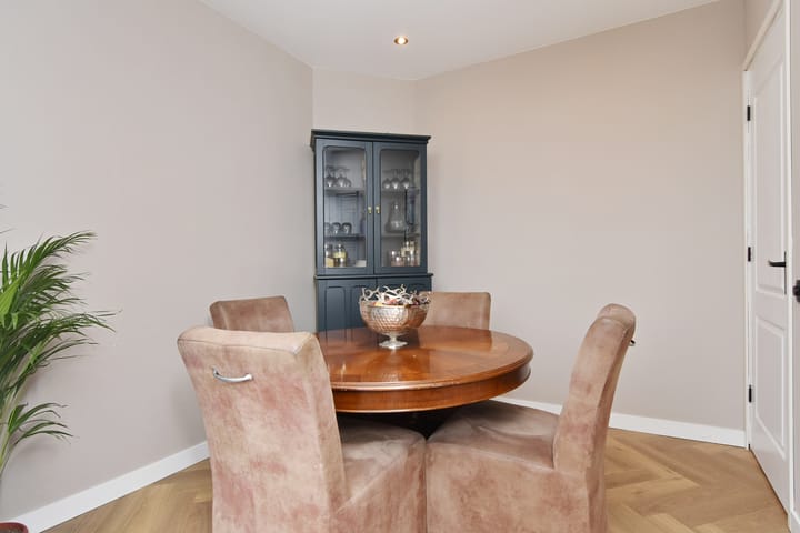 Foto 23 van Elise van Calcarstraat 27