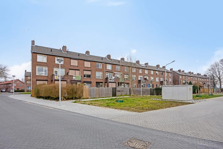 Foto 26 van Peter Huyssenslaan 61