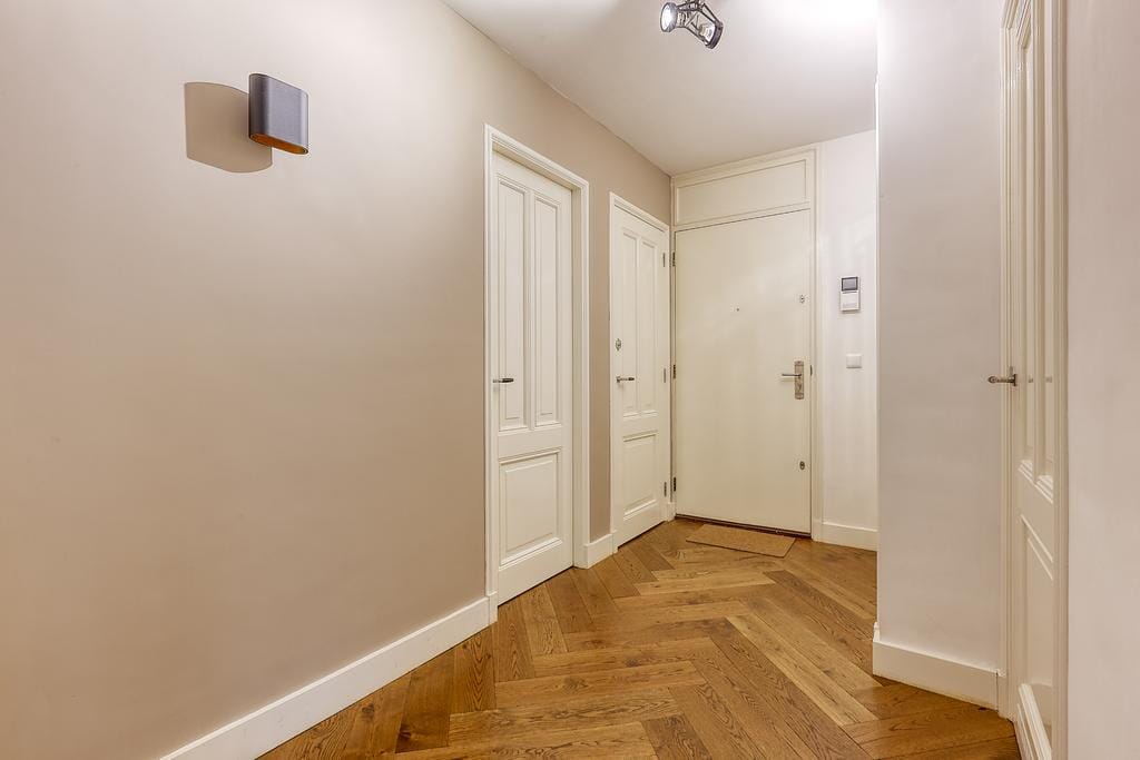 Photo 13 of Johan van Oldenbarneveltlaan 33