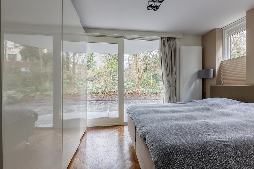 Photo 15 of Johan van Oldenbarneveltlaan 33