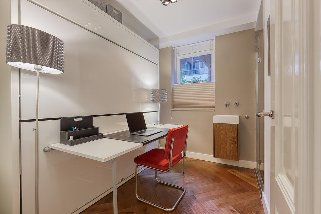 Photo 19 of Johan van Oldenbarneveltlaan 33