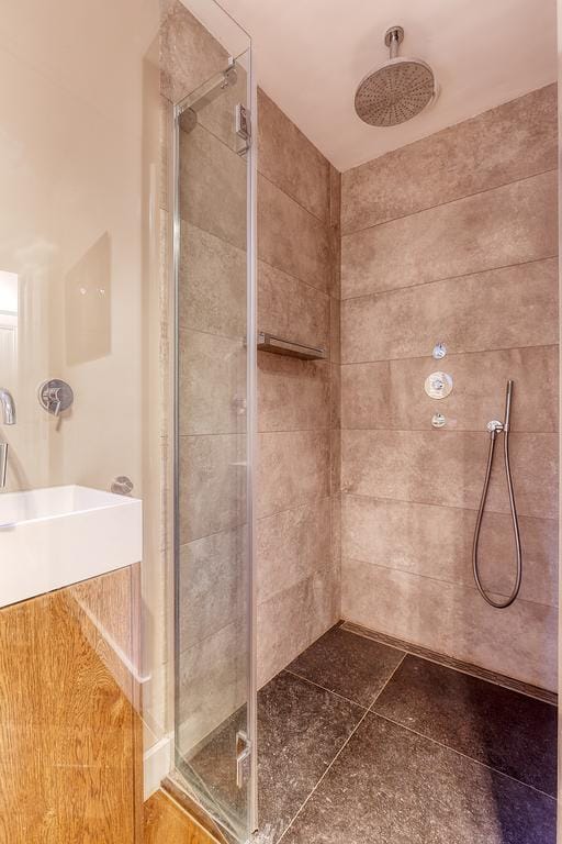 Photo 21 of Johan van Oldenbarneveltlaan 33