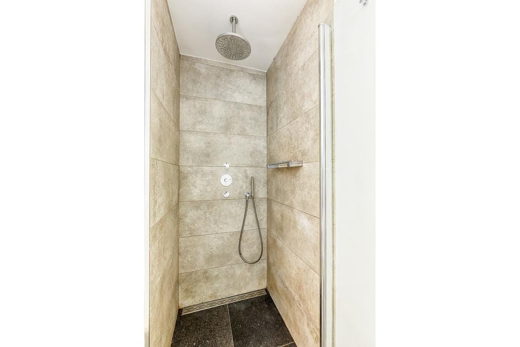 Photo 22 of Johan van Oldenbarneveltlaan 33