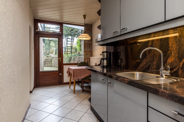 Photo 11 of Doctor Huntjensstraat 1