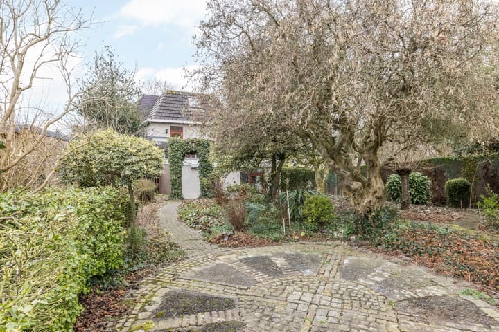 Photo 32 of Doctor Huntjensstraat 1