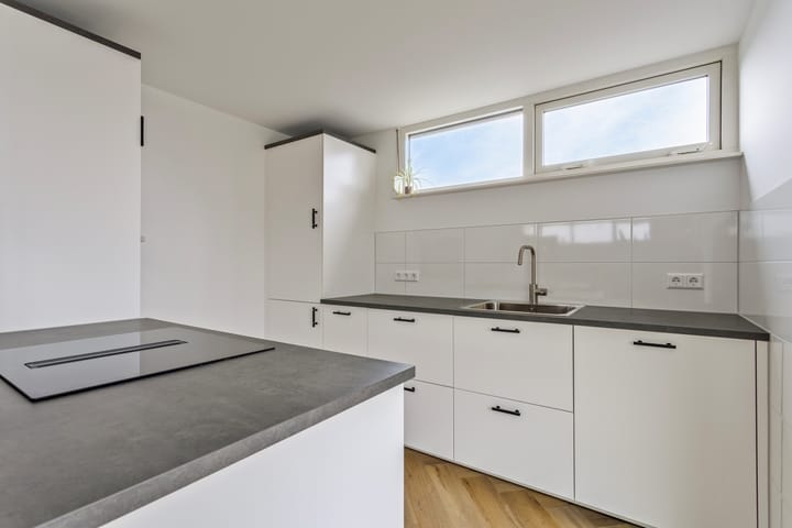 Foto 14 van Heemskerkerweg 80-C