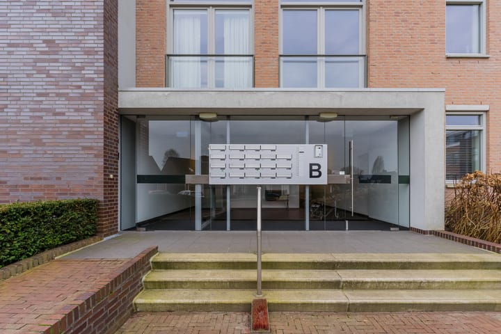 Foto 4 van Eikenburg 66