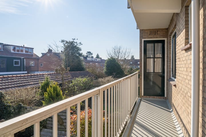 Photo 10 of Admiraal de Ruyterlaan 131