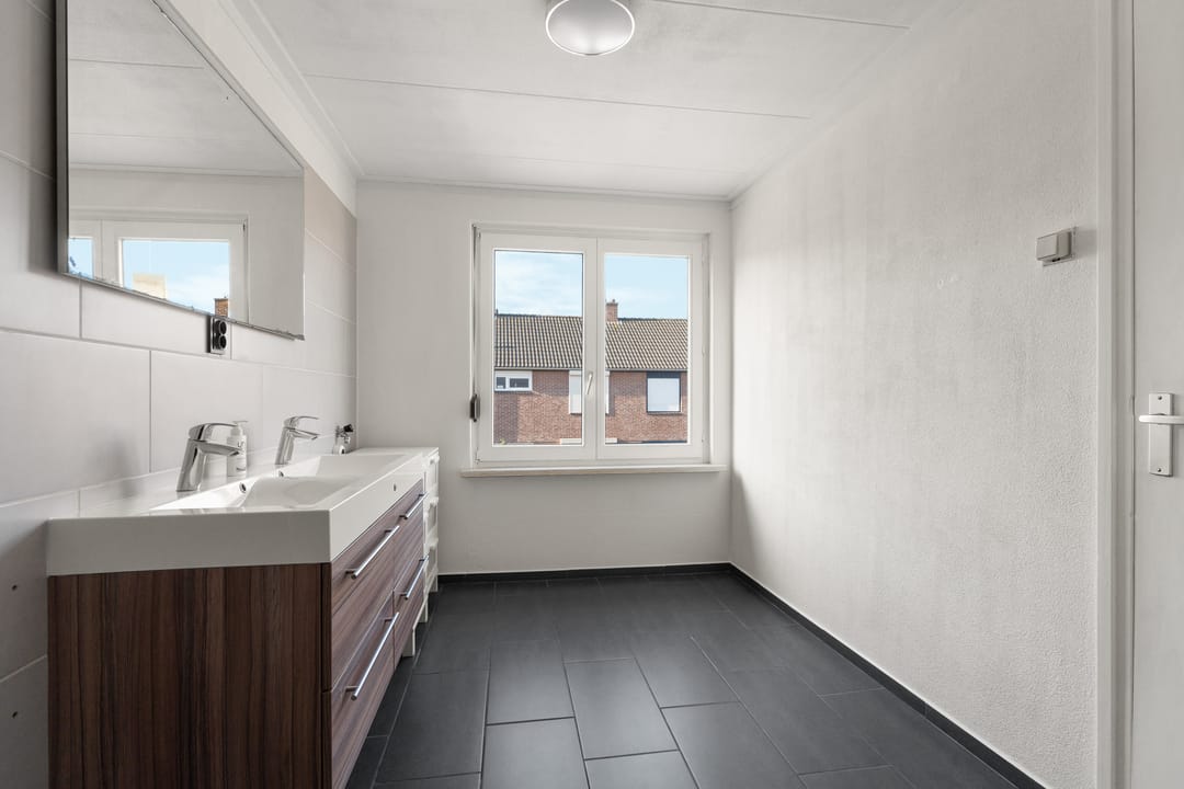 Photo 22 of Sint Petrusstraat 6