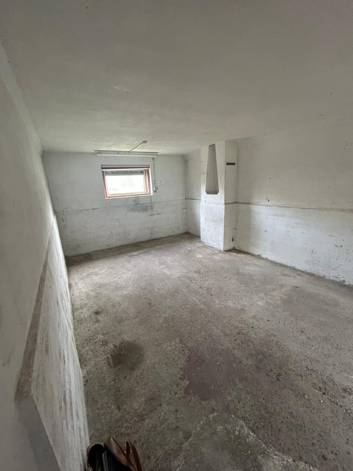 Photo 1 of Paterswoldseweg berging 25 portiek 339-385