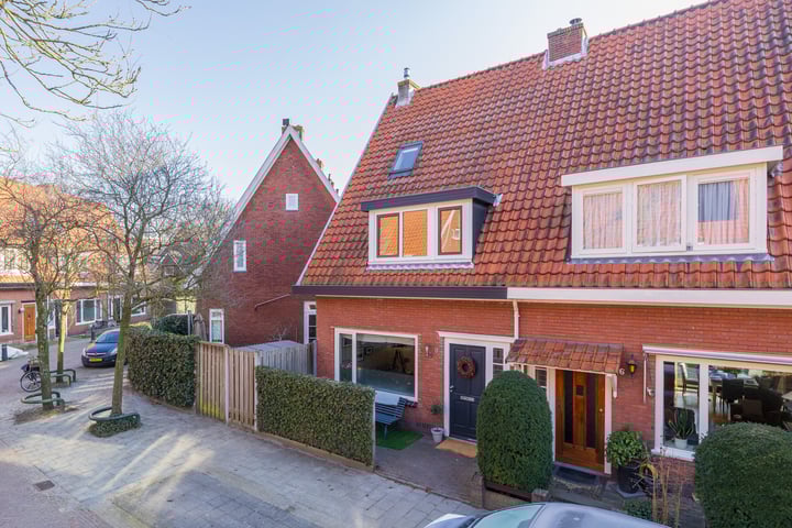 Bekijk foto van Hendrik Peeperkornstraat 8