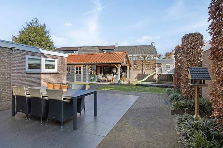 Foto 34 van Vladerackenstraat 8