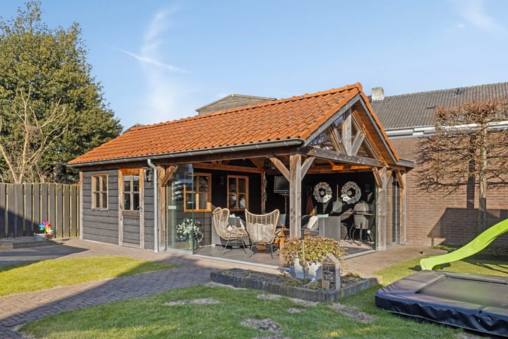 Foto 40 van Vladerackenstraat 8