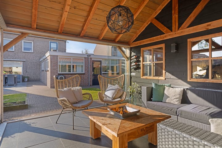 Foto 44 van Vladerackenstraat 8