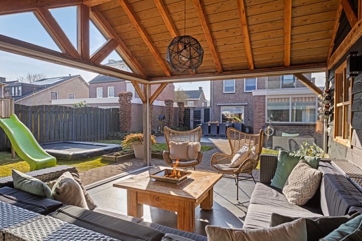 Foto 45 van Vladerackenstraat 8