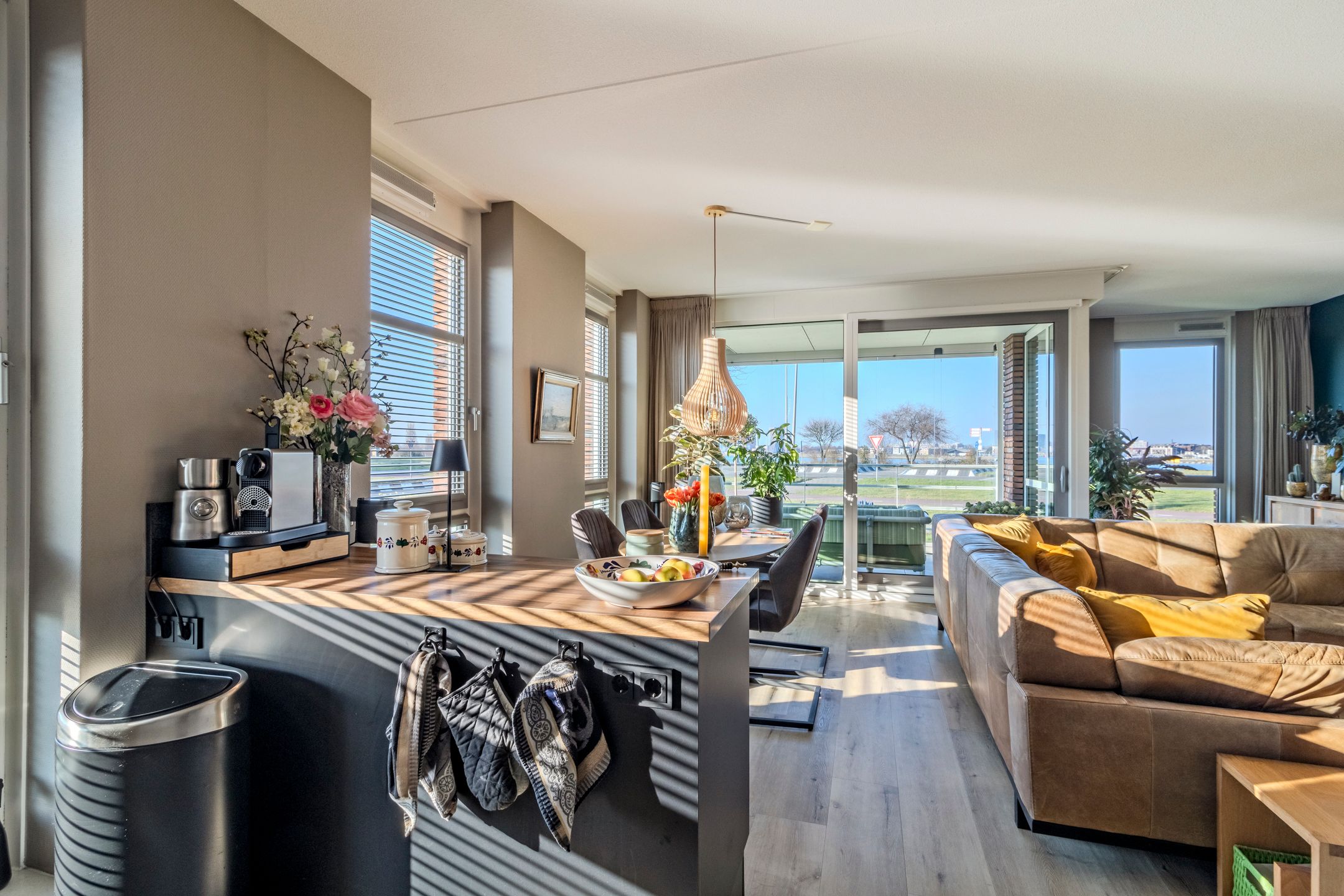 Foto 24 van Koninginnelaan 50