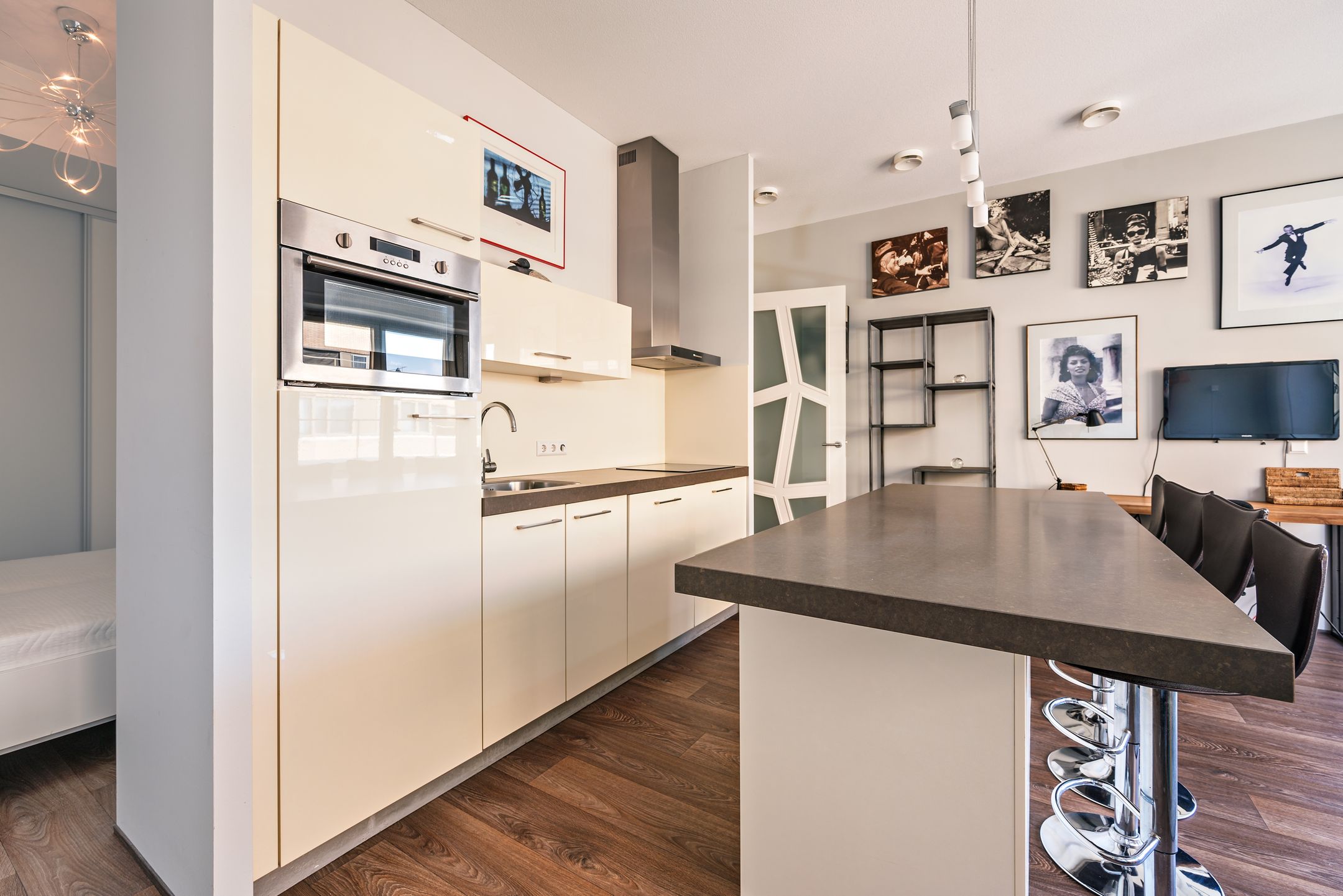 Foto 9 van Rosy Wertheimstraat 48