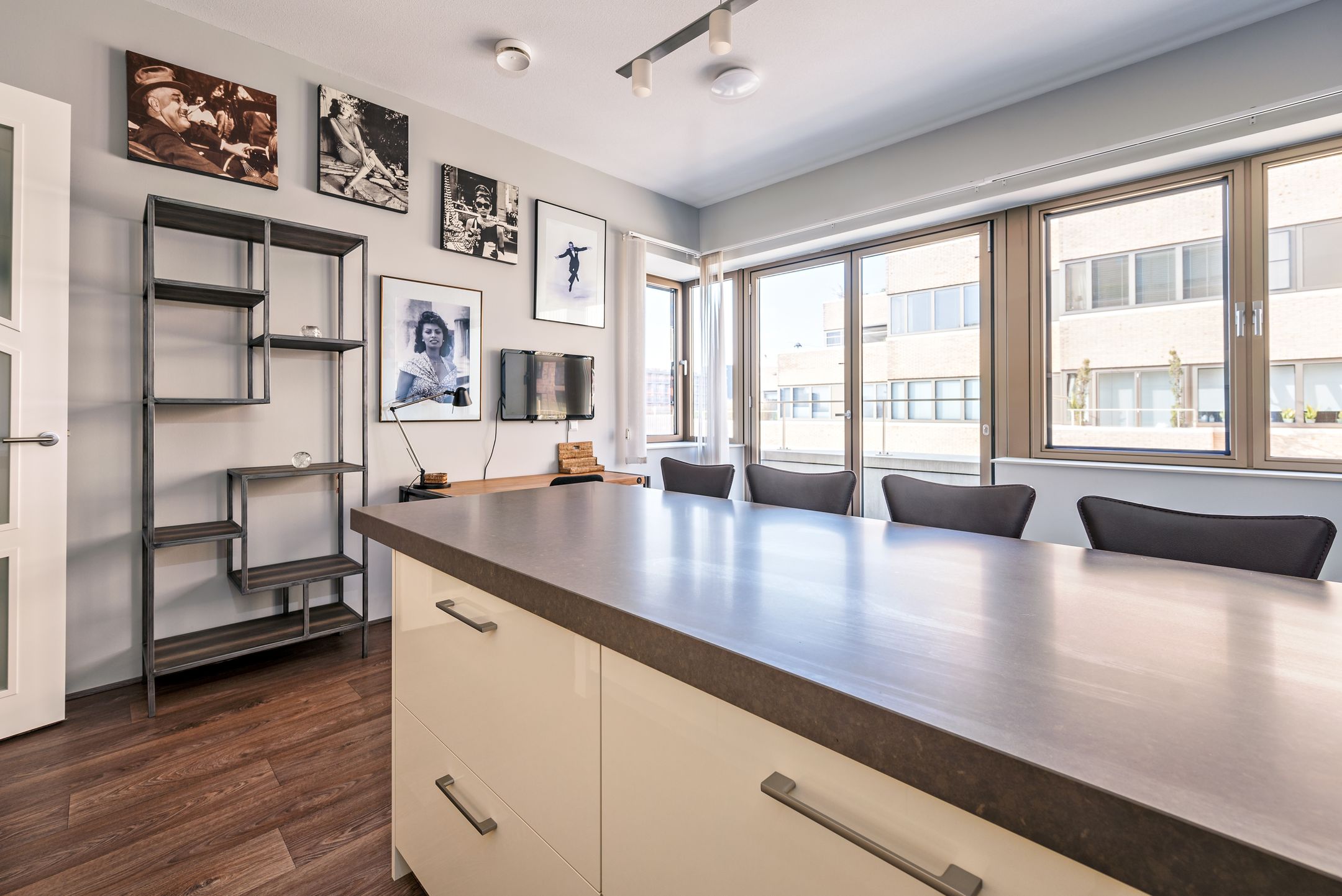 Foto 12 van Rosy Wertheimstraat 48