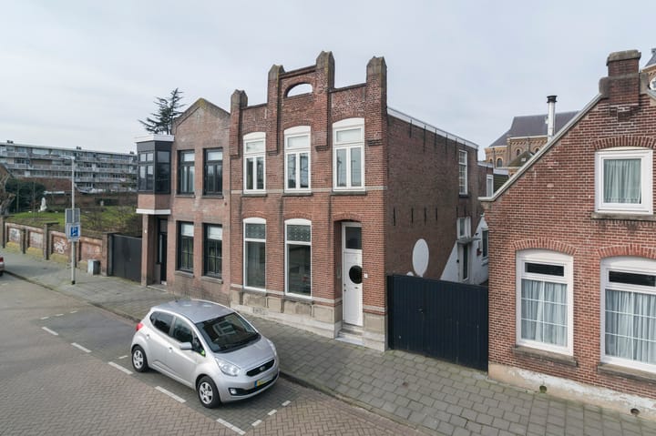 Foto 1 van Badhuisstraat 2