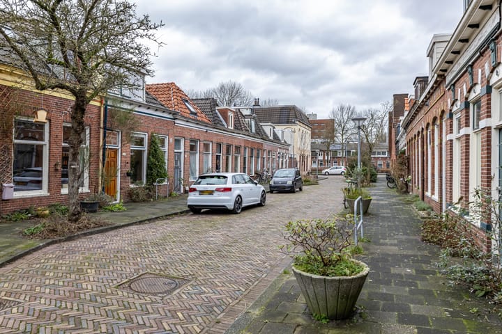 Foto 38 van Eerste Spoorstraat 13