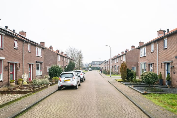 Foto 5 van Meidoornstraat 8