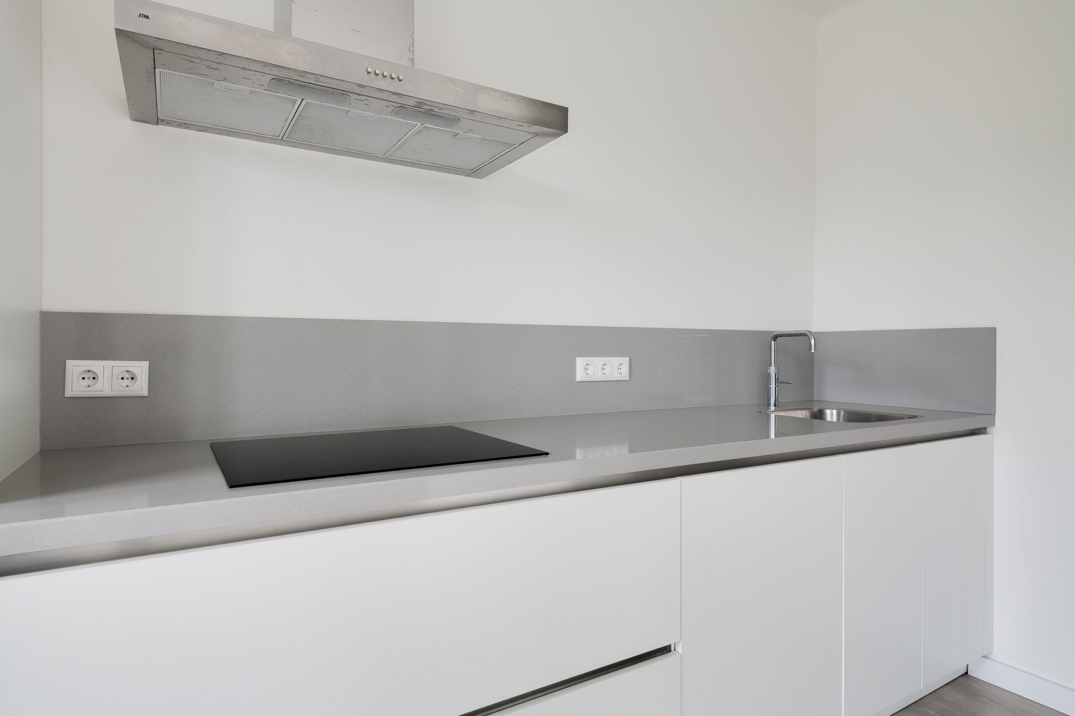 Photo 21 of Meidoornstraat 8