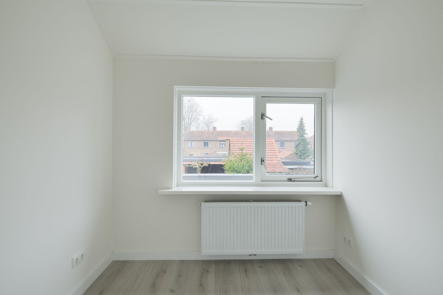 Photo 29 of Meidoornstraat 8