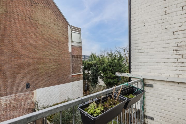 Foto 30 van Azaleastraat 18-A