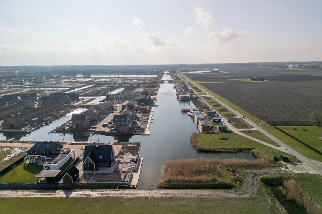 Photo 68 of Helling 52