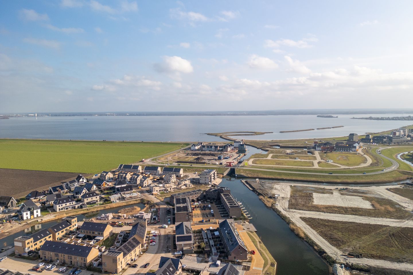 Photo 70 of Helling 52