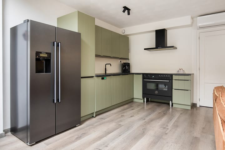 Foto 4 van Schweitzerstraat 44