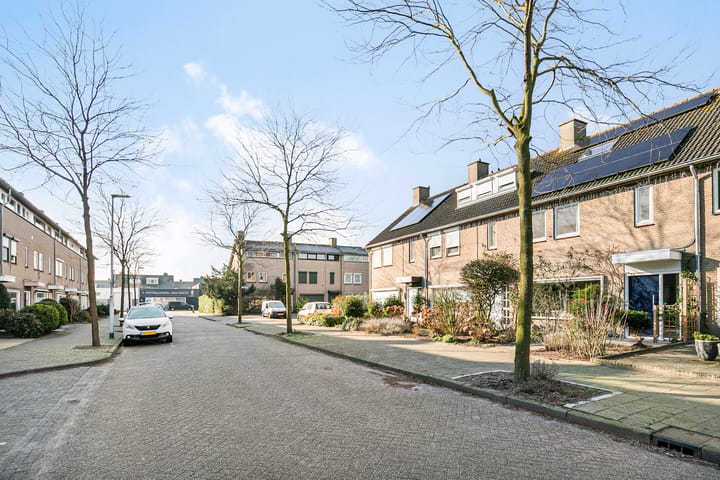 Foto 34 van Busweg 5