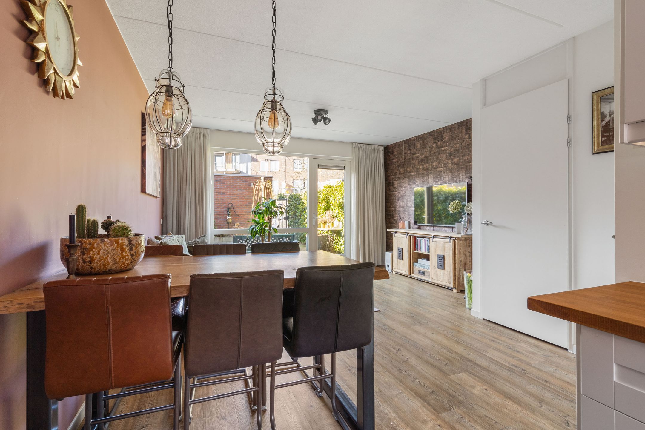 Photo 12 of Demerstraat 10