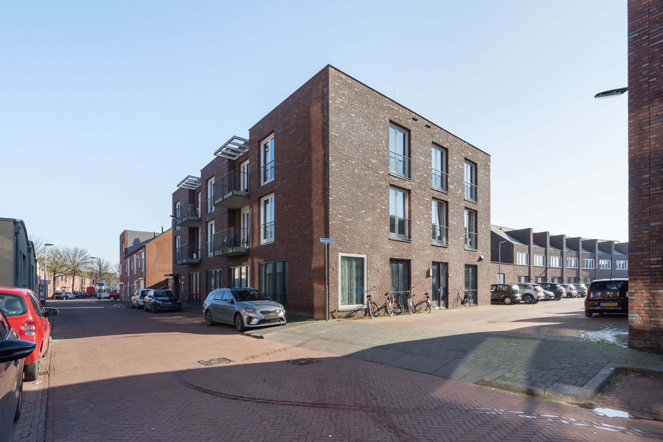 Photo 33 of Demerstraat 10