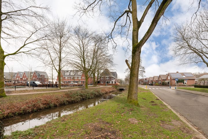 Foto 2 van Van Houtenlaan 2